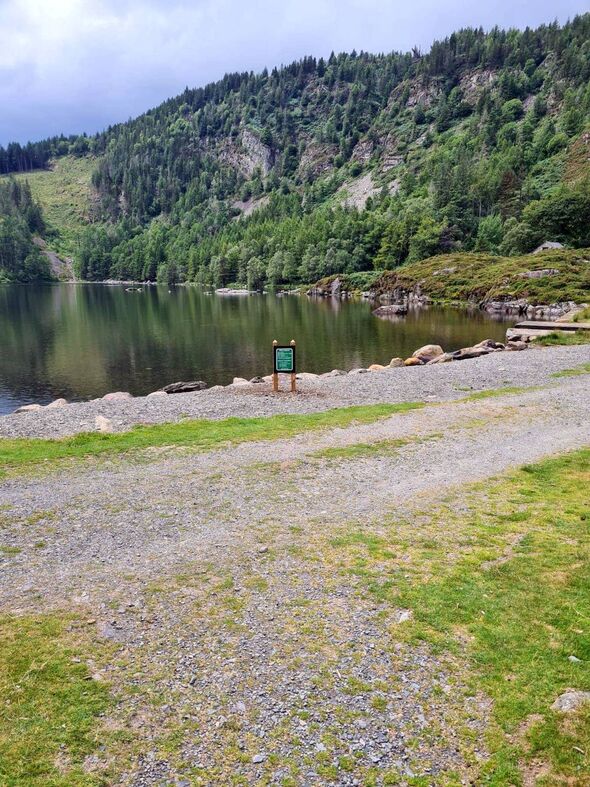 Some people have wrongly assumed the lakeside Private Property sign refers to the whole of Llyn Geirionydd