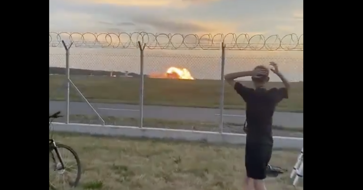 Moment fighter jet crashes in fireball explosion in front of crowd | World | News