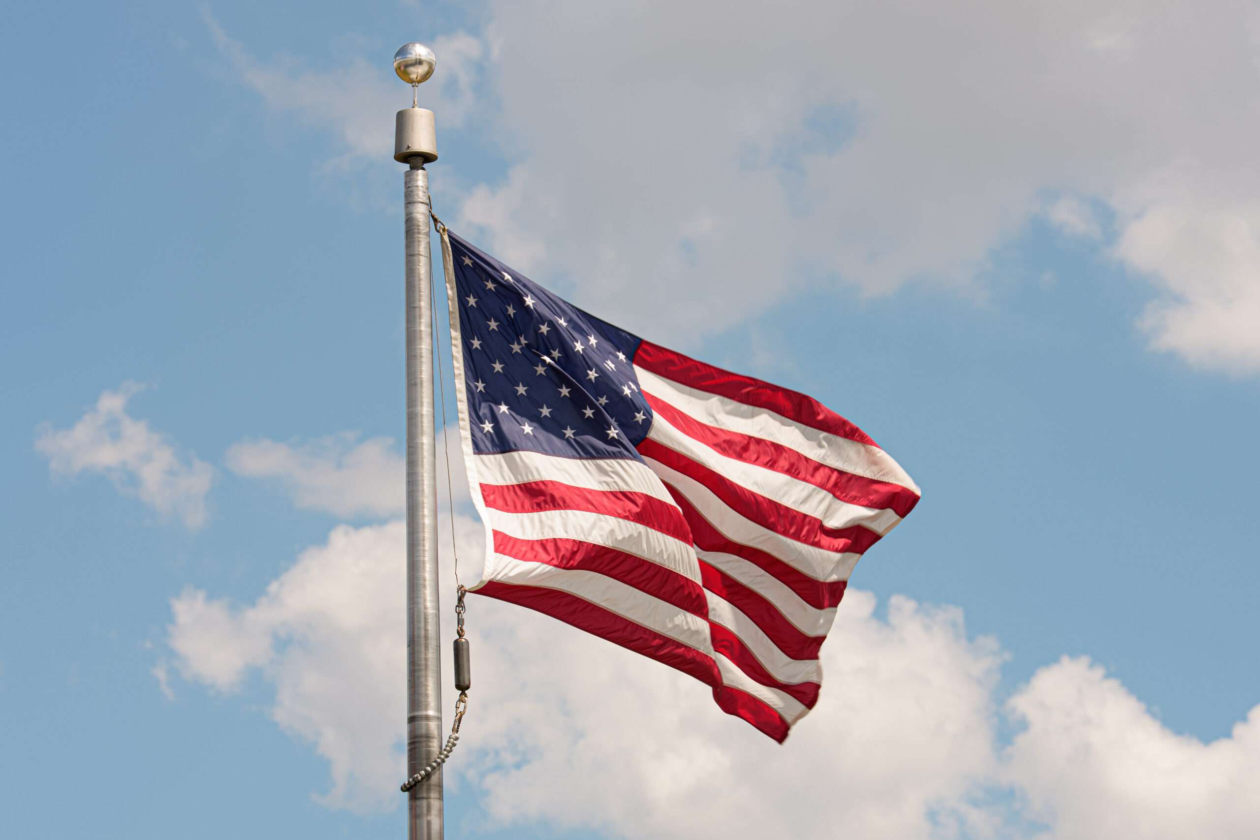 Trump signs executive order banning flag burning