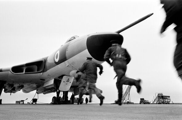 Vulcan crew scrambles in February 1965