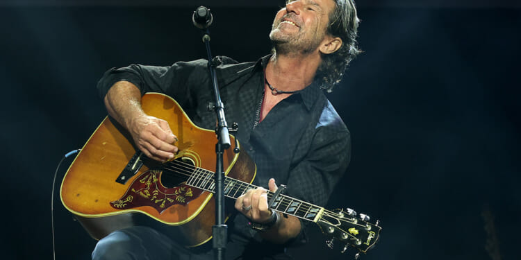 Christian songwriter Brett James dies in plane crash