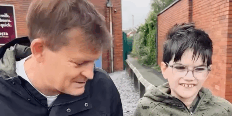 Cheshire schoolboy, 8, takes matters into own hands to clear glass shards and rubbish in alleyway over fears it could hurt young children and animals