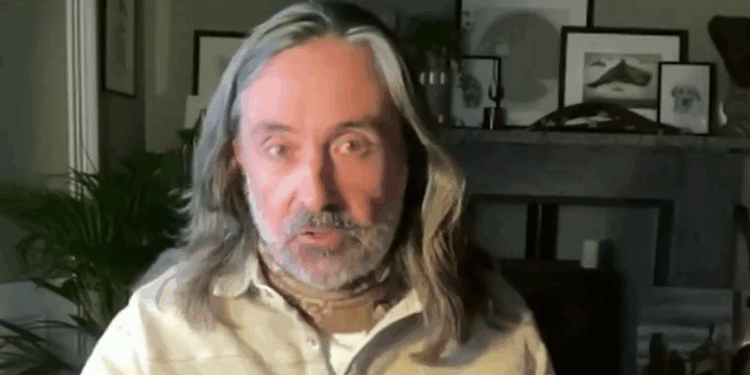 Neil Oliver says alternative views on Covid were 'silenced' with 'Kafkaesque' rules