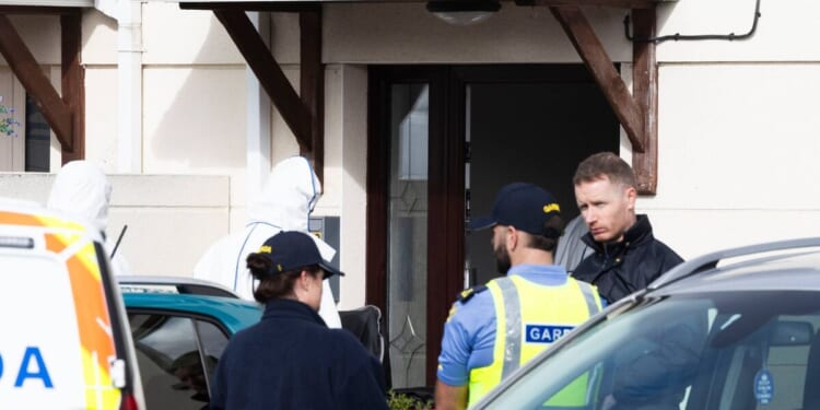 Father suspected of strangling daughter to death in horrific murder-suicide | UK | News