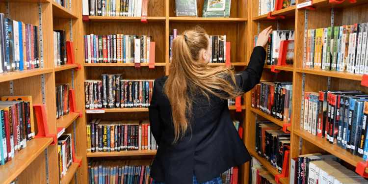 Reading tests to be made compulsory for all 13-year-olds in England despite warnings from education unions