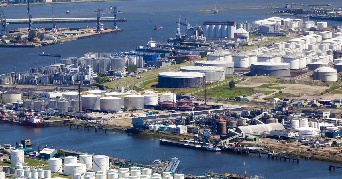 Europe's biggest port that sees 140,000 ships every year | World | News