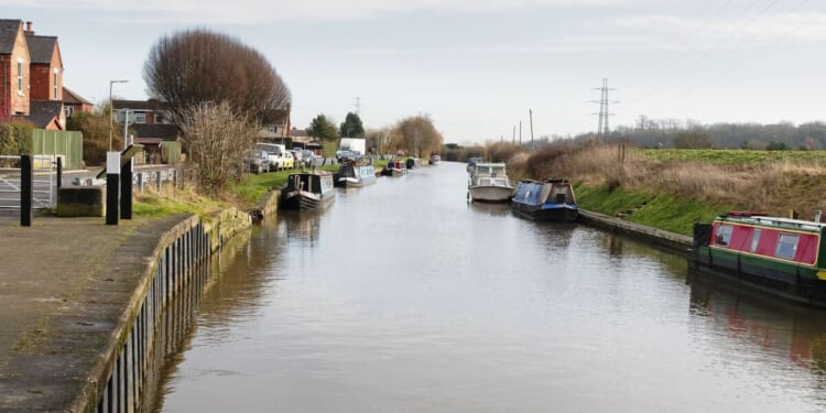 Fury in pretty UK town with so many caravans - ‘like a holiday camp' | UK | News