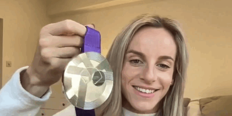 Georgia Hunter Bell lifts lid on sharing the podium with Keely Hodgkinson in World Championship thriller -WATCH