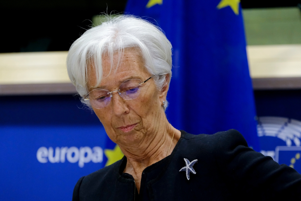 Global elites insisting on digital currency to phase out cash