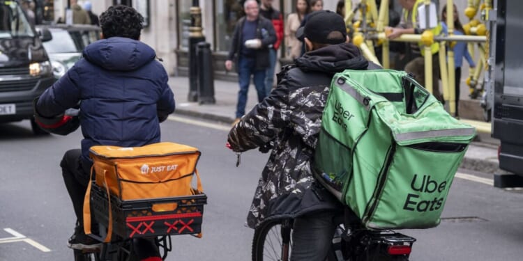 Migrant delivery drivers flouting law booted off food delivery apps | Politics | News