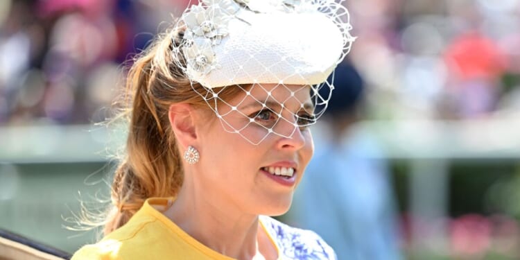 Princess Beatrice's hopes for becoming working royal 'shattered thanks to parents' | Royal | News