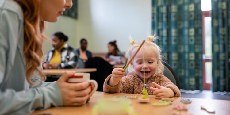 Resource churches better-placed to help families, charities’ report suggests