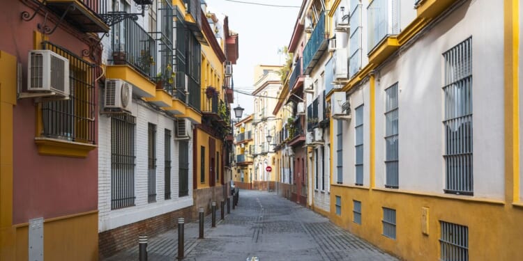 The Spanish city with the 'most illegal' holiday homes - not in Costa del Sol | World | News