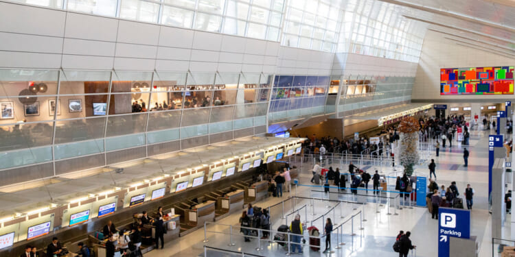 Lawmakers warn DFW Airport over 'exclusion' of pastor from chapel