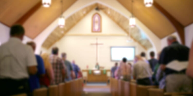 Men now surpass women in church attendance: Barna