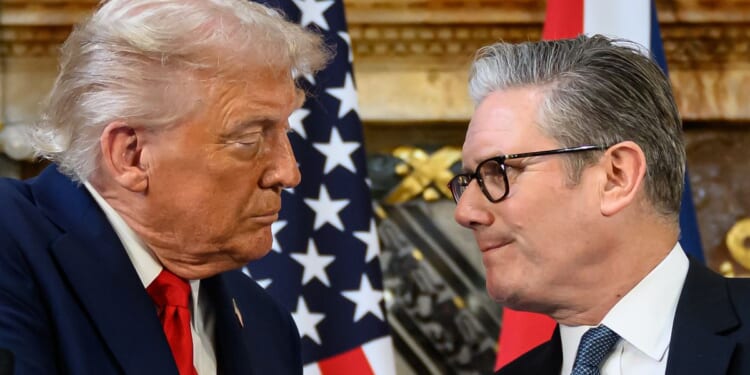 Keir Starmer to travel to Egypt for historic Gaza peace treaty ceremony as PM pays tribute to Donald Trump