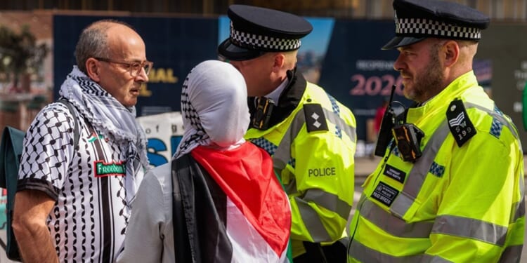 ‘What I’ve witnessed in Gaza is unspeakably wrong, unspeakably evil’ — an interview with British surgeon Nick Maynard