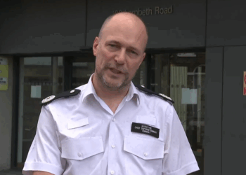 Metropolitan Police urges Epping migrant to ‘turn yourself in’ as they provide manhunt update