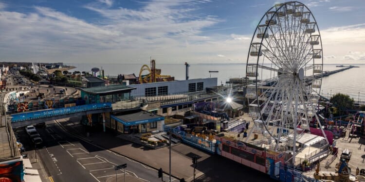The once struggling seaside town now 'best in Britain' with UK’s longest high street | UK | News