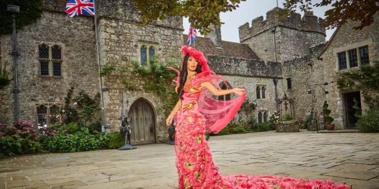 Millionaire castle owner LEAVES UK in protest of Rachel Reeves' non-dom tax raid