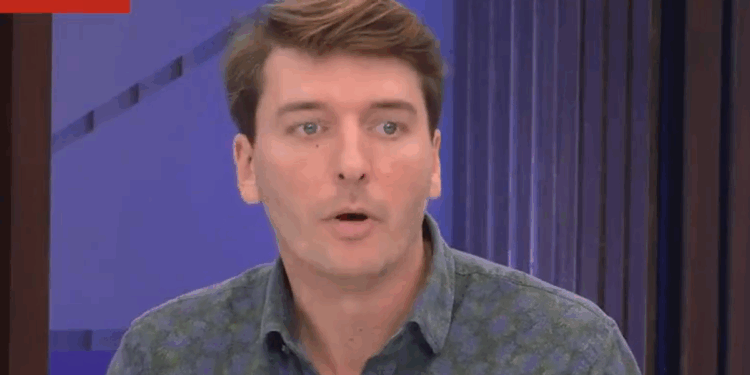Ex-Labour adviser mocks ‘farce’ of Epping migrant release: ‘Least escape-like escape ever!’: