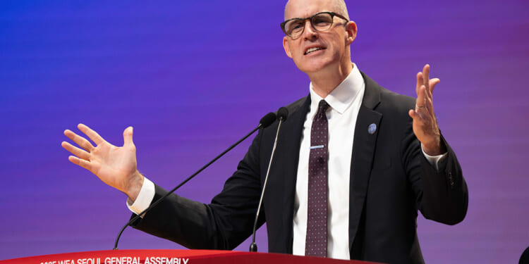 Asbury U pres praying revival is tremor ahead of global awakening