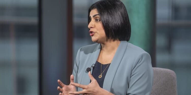 Boost for Shabana Mahmood as Home Office deports 19 illegal migrants | Politics | News