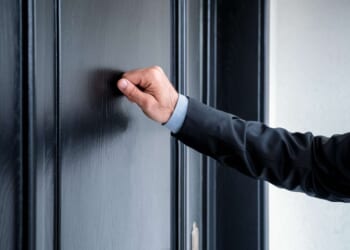 Brickbat: Officer Unfriendly