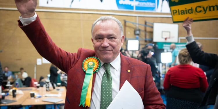 Caerphilly by-election: Labour lose historic vote to Plaid Cymru | Politics | News