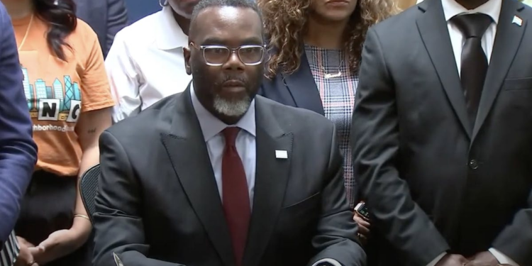 Chicago Mayor Brandon Johnson Signs Executive Order Establishing ‘ICE Free Zones’