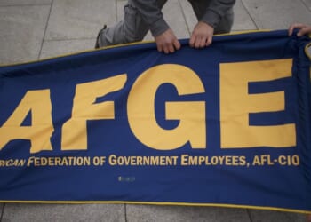 Dems Waver As Fed Union Calls For End To Shutdown