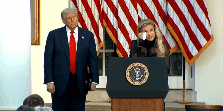 Erika Kirk reads out heartbreaking message after accepting husband's Presidential Medal of Freedom from Donald Trump