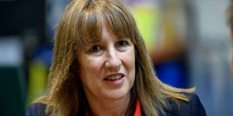 Fears over Budget fears causing ‘erratic behaviour' among retirees | UK | News