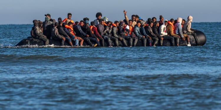 Fury as migrants could get their clothes picked up, washed and dropped off for free | UK | News