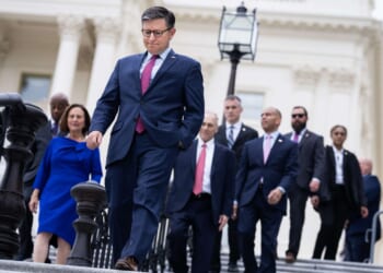 Government shutdown enters third week, no resolution in sight