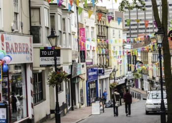 Illegal migrant sexually assaulted 2 women on their doorstep while delivering food | UK | News