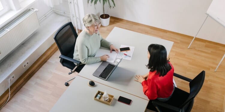 'I'm a recruiter and five CV blunders are costing you jobs' | UK | News