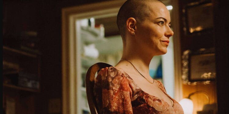 In Yorgos Lanthimos' ‘Bugonia’, elites are alien creatures