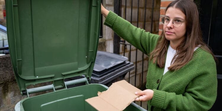 Labour-run council issues eye-watering fine over single piece of cardboard litter | UK | News