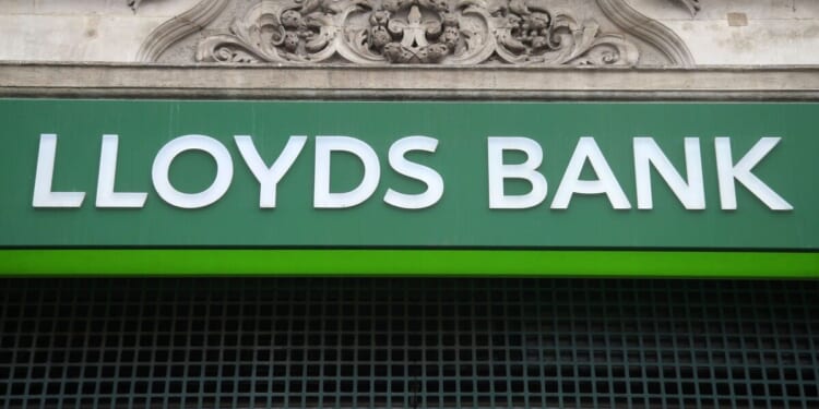 Lloyds, Halifax and Bank of Scotland customers report issues as AWS goes down | UK | News