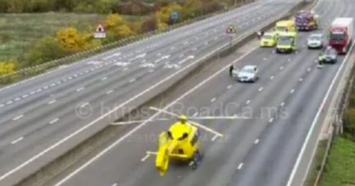M25 traffic LIVE: Air ambulance lands on motorway near London after horror crash | UK | News