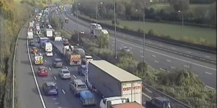 M25 traffic LIVE: Huge accident sparks rush-hour delays with entire la | UK | News