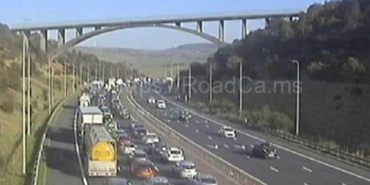 M62 traffic LIVE: Cars brought at standstill after incident - 4 miles of congesion | UK | News