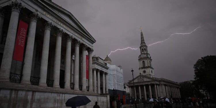 Met Office issues alert for imminent storm as gales and rain to hit | Weather | News