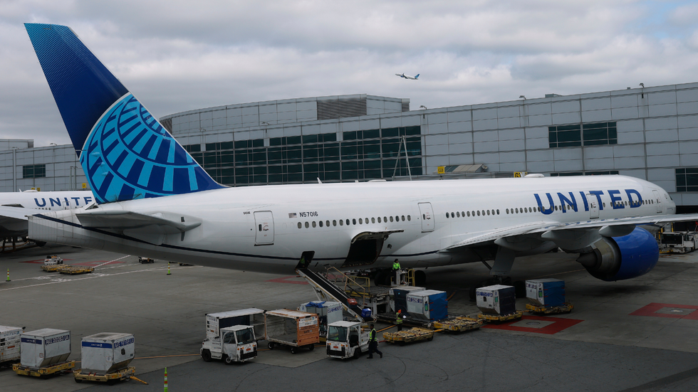 United Airlines plane