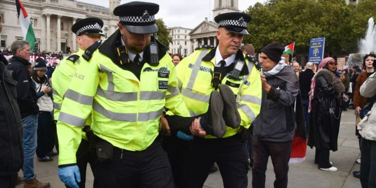 October 7 protests LIVE: Thousands of students set to protest | UK | News