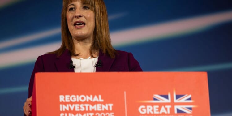 Rachel Reeves slammed ahead of Budget as Labour 'prey on the elderly' | Politics | News