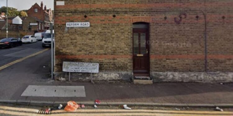 Reform Road, Chatham, where even local migrants are backing Nigel Farage’s party | Politics | News