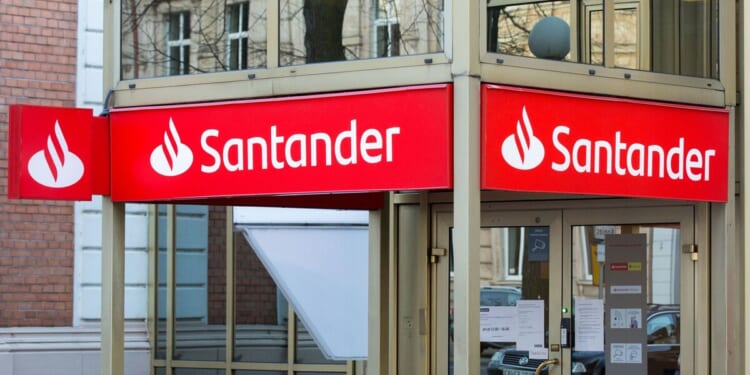 Santander closing 76 banks across UK in 2025 - full list | UK | News