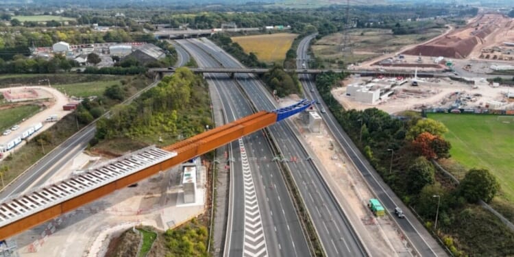 The huge new twin 320m UK bridges over a major motorway | UK | News